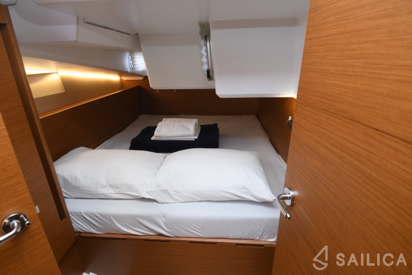 Sun Odyssey 490 - Yacht Charter Sailica