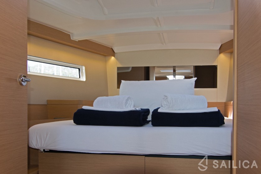 Sun Odyssey 440 - Yacht Charter Sailica