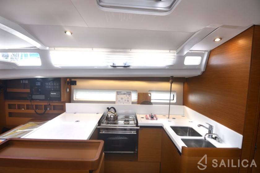 Sun Odyssey 440 - Yacht Charter Sailica