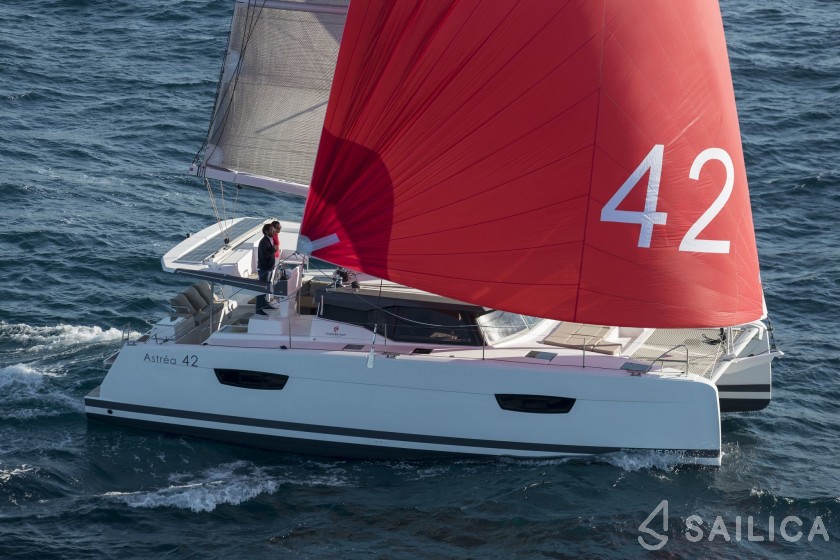 Astréa 42 - Yacht Charter Sailica