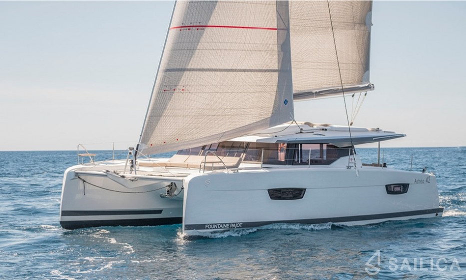 Astréa 42 - Yacht Charter Sailica