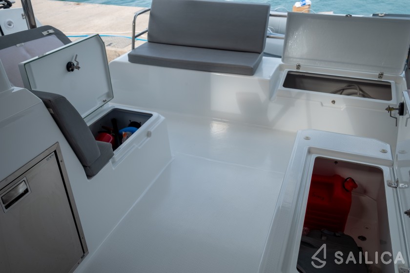 Astréa 42 - Yacht Charter Sailica