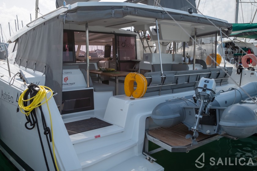 Astréa 42 - Yacht Charter Sailica