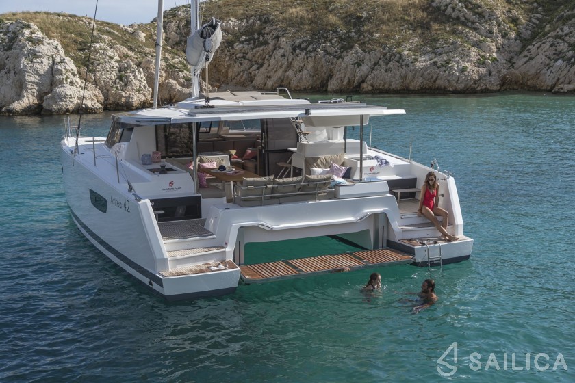 Astréa 42 - Yacht Charter Sailica