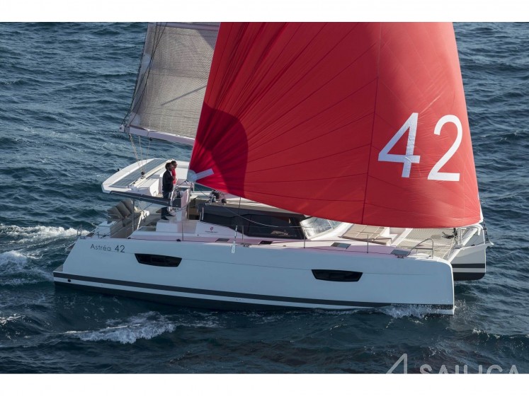Astréa 42 - Yacht Charter Sailica