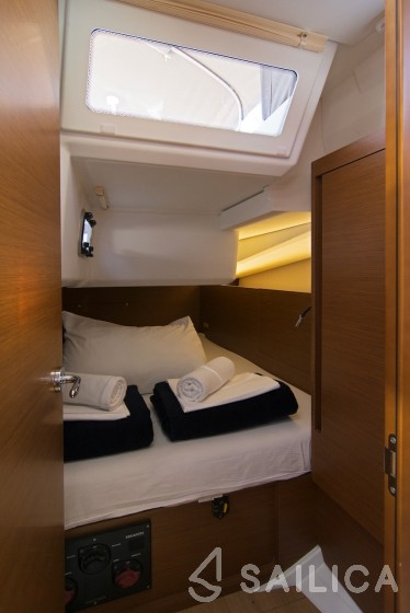 Sun Odyssey 440 - Yacht Charter Sailica