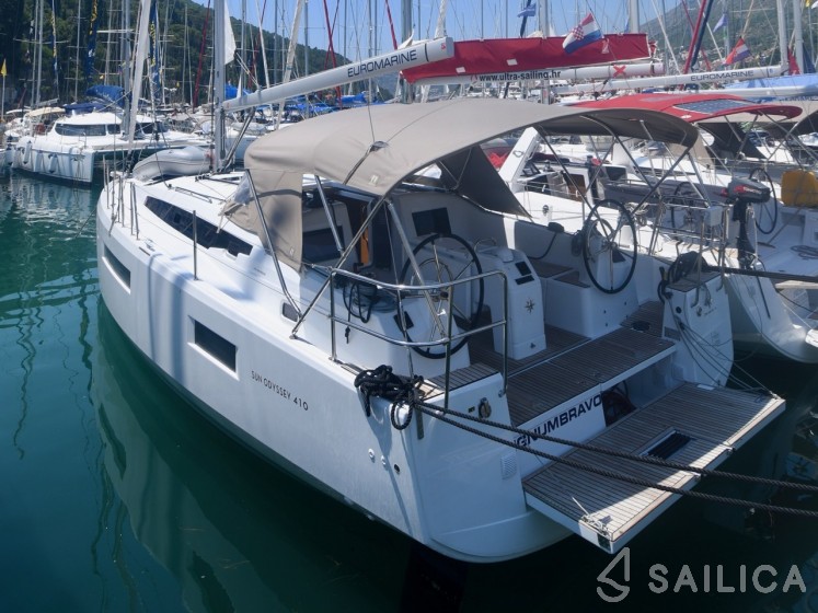 Sun Odyssey 410 - Yacht Charter Sailica