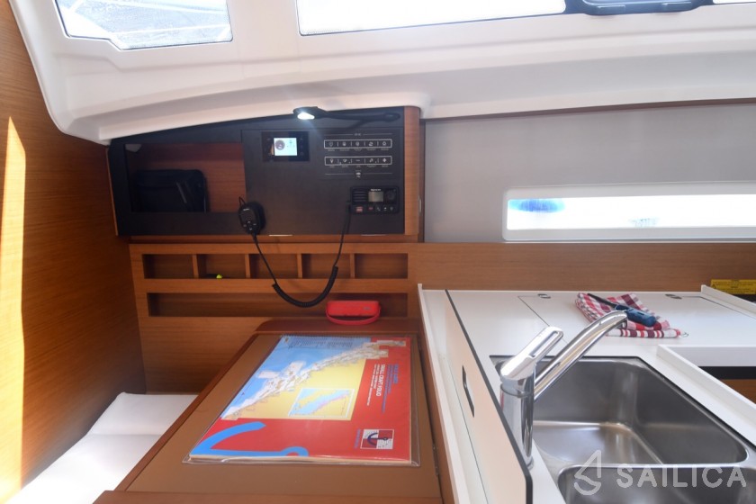 Sun Odyssey 410 - Yacht Charter Sailica