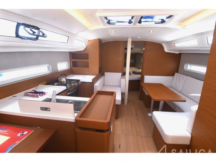 Sun Odyssey 410 - Yacht Charter Sailica