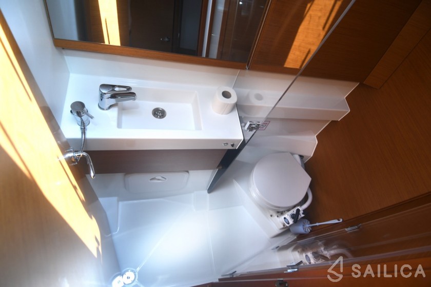 Sun Odyssey 410 - Yacht Charter Sailica