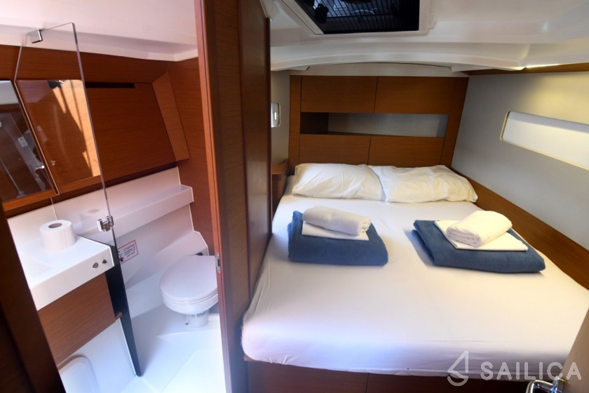Sun Odyssey 410 - Yacht Charter Sailica