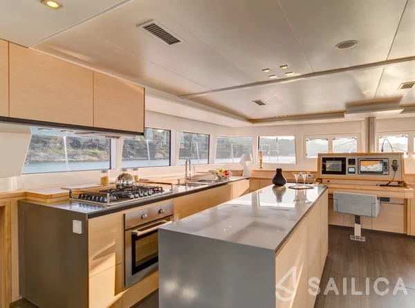 Lagoon 620 - Yacht Charter Sailica