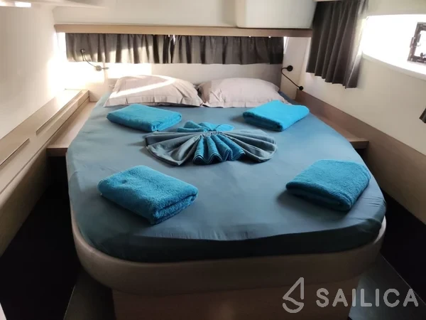 Lucia 40 - Yacht Charter Sailica