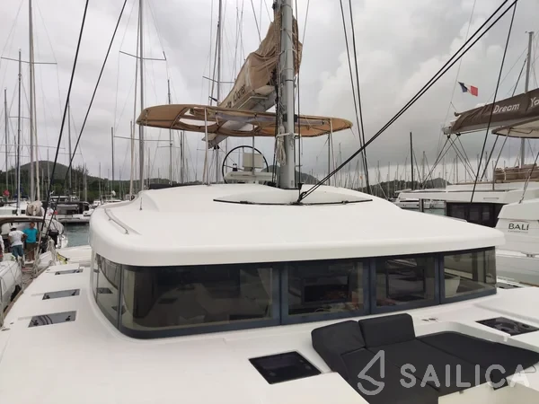 Lagoon 52F - Yacht Charter Sailica