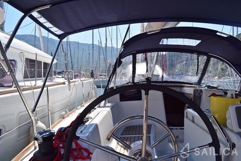 Sun Odyssey 419 - Yacht Charter Sailica