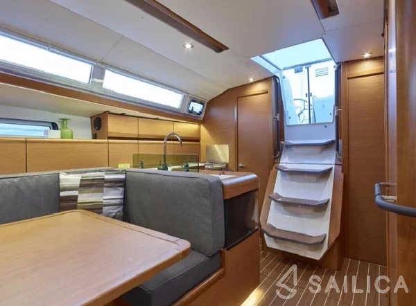 Sun Odyssey 419 - Yacht Charter Sailica