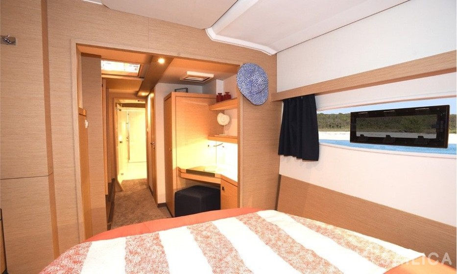 Lucia 40 - Yacht Charter Sailica