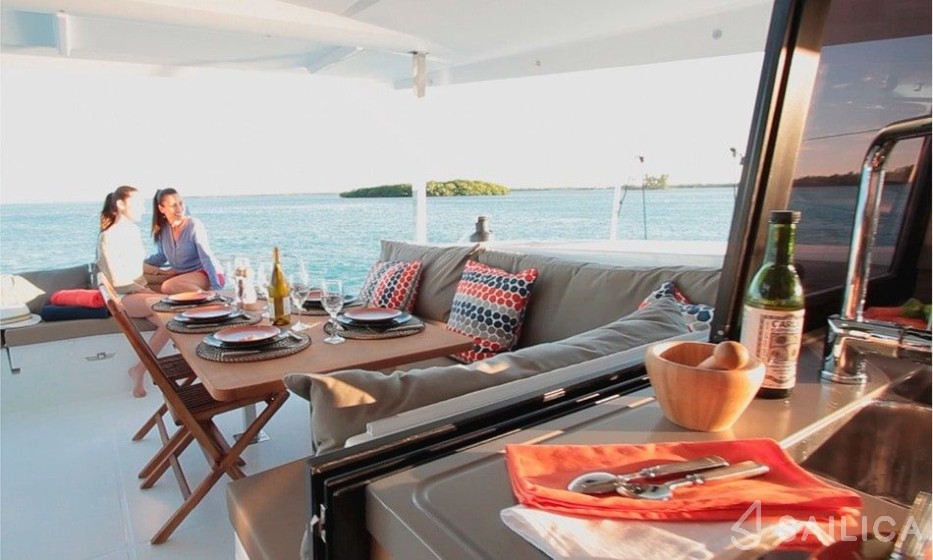 Lucia 40 - Yacht Charter Sailica