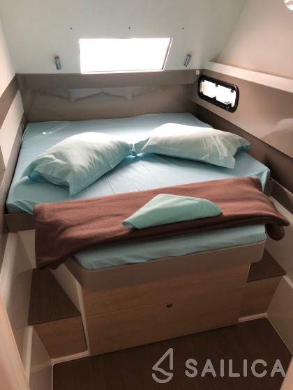 Bali 4.1 - Yacht Charter Sailica