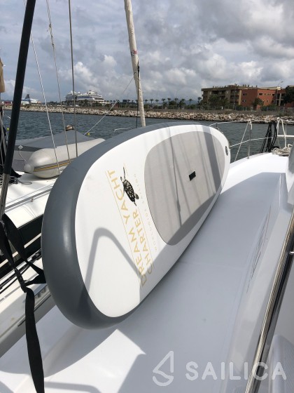 Bali 4.1 - Yacht Charter Sailica