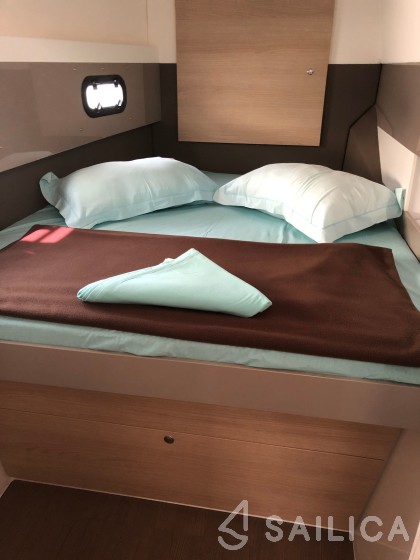 Bali 4.1 - Yacht Charter Sailica