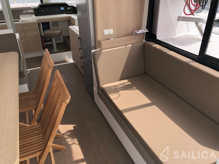 Bali 4.1 - Yacht Charter Sailica