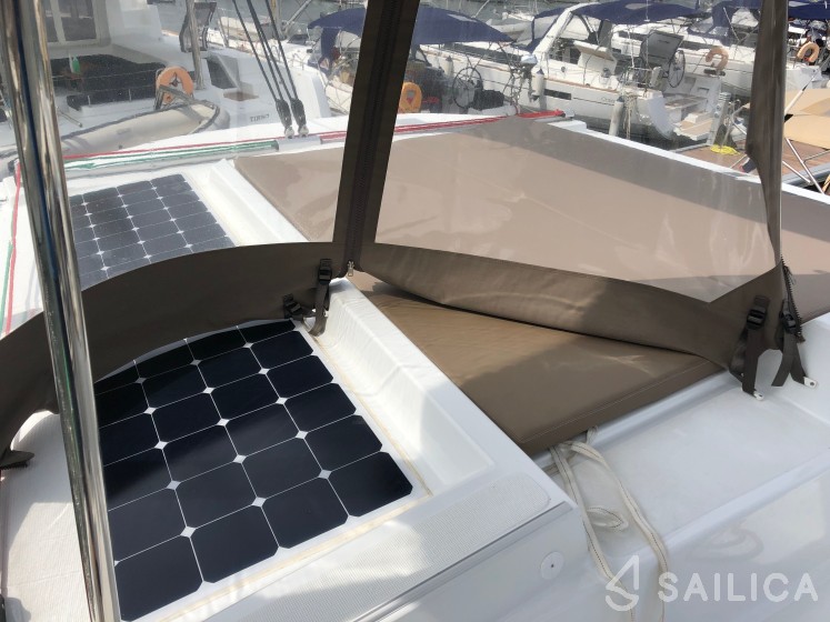 Bali 4.1 - Yacht Charter Sailica