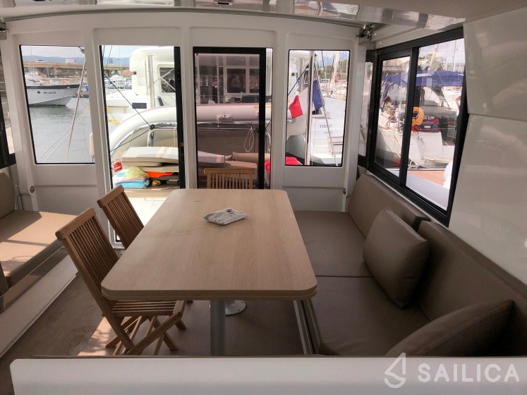 Bali 4.1 - Yacht Charter Sailica