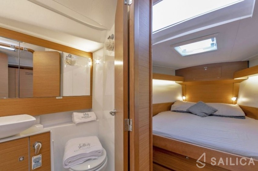 Dufour 430 Grand Large - Yacht Charter Sailica