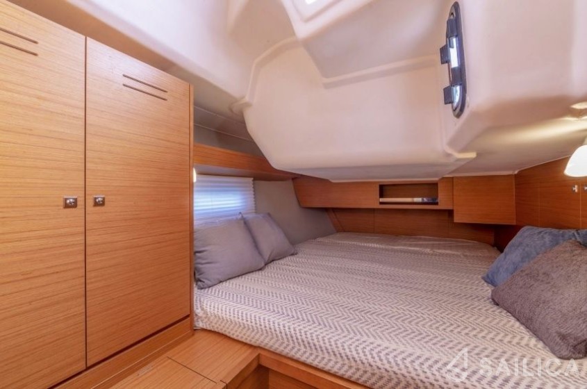 Dufour 430 Grand Large - Yacht Charter Sailica