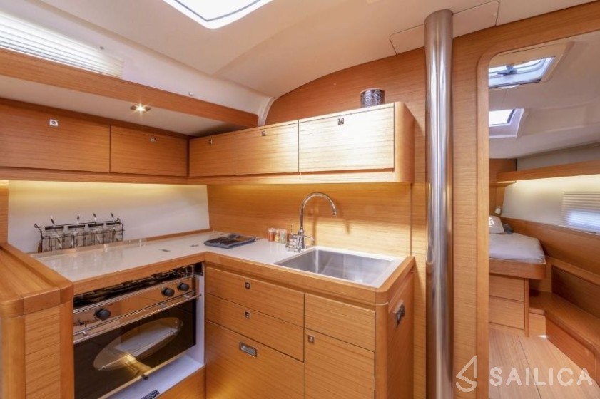 Dufour 430 Grand Large - Yacht Charter Sailica