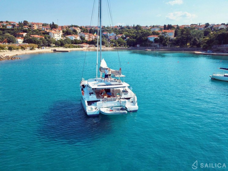Lucia 40 - Yacht Charter Sailica