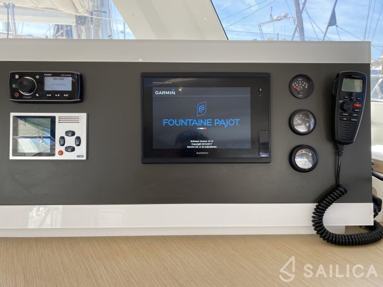 Lucia 40 - Yacht Charter Sailica