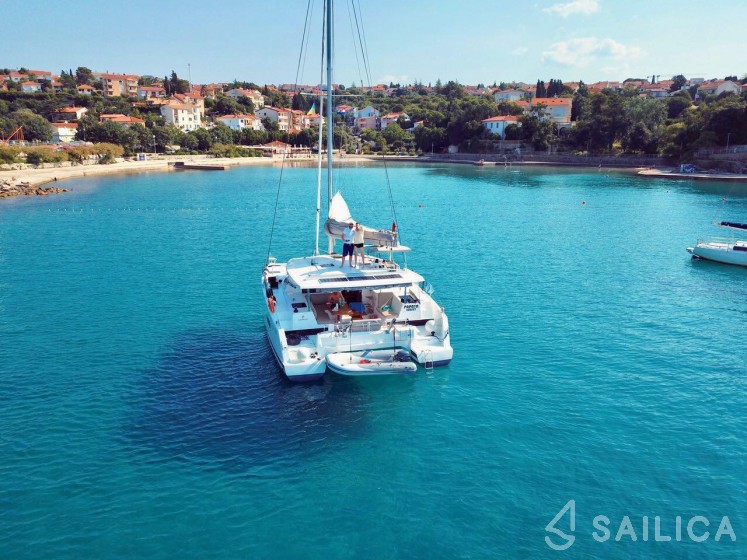 Lucia 40 - Yacht Charter Sailica