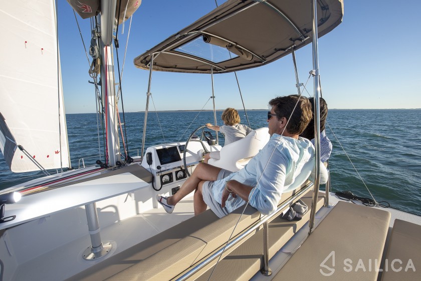 Bali 4.3 - Yacht Charter Sailica