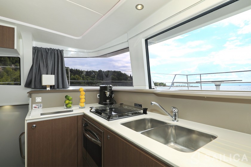 Bali 4.3 - Yacht Charter Sailica