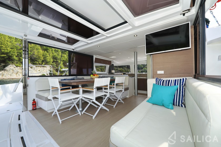 Bali 4.3 - Yacht Charter Sailica
