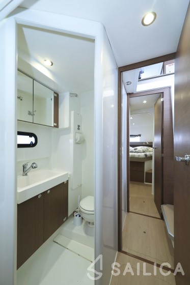 Bali 4.3 - Yacht Charter Sailica