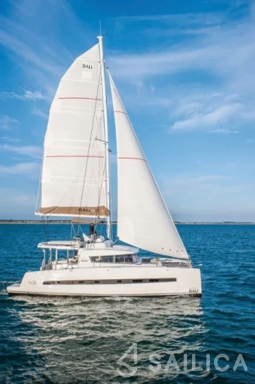 Bali 4.1 - Yacht Charter Sailica