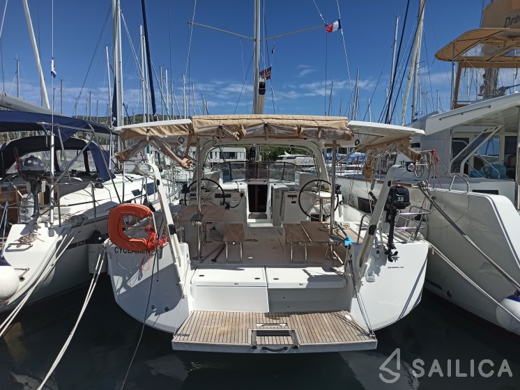 Sun Loft 47 - Yacht Charter Sailica