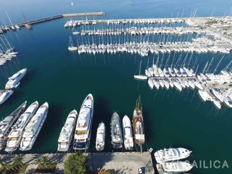 Sun Loft 47 - Yacht Charter Sailica