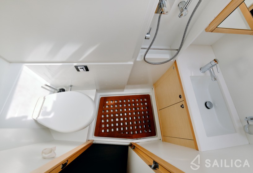 Lagoon 52F - Yacht Charter Sailica