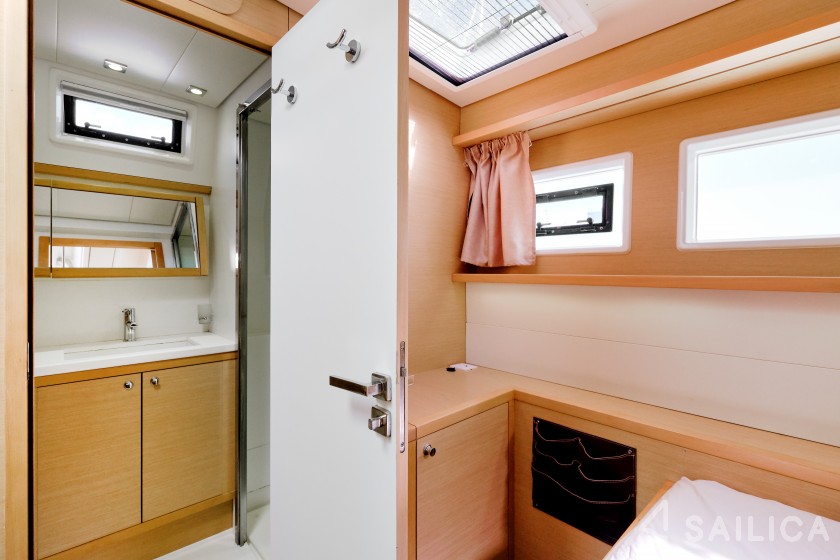 Lagoon 52F - Yacht Charter Sailica