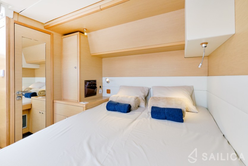 Lagoon 52F - Yacht Charter Sailica