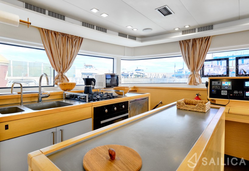 Lagoon 52F - Yacht Charter Sailica