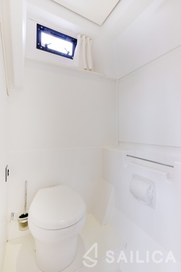 Lagoon 52F - Yacht Charter Sailica