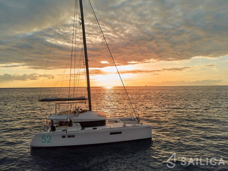 Lagoon 52F - Yacht Charter Sailica