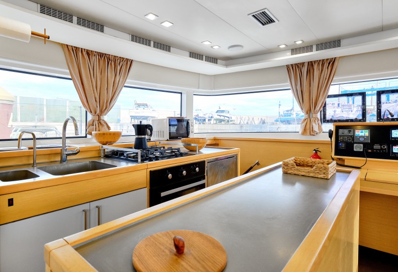 Lagoon 52F - Yacht Charter Sailica