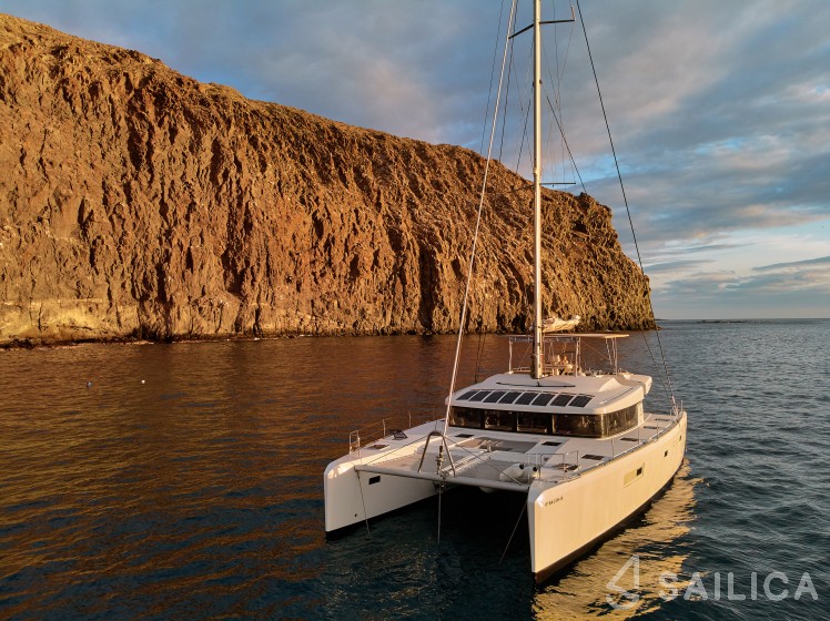 Lagoon 52F - Yacht Charter Sailica