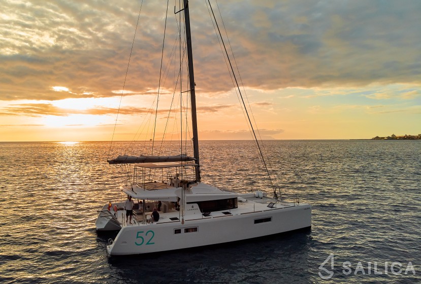 Lagoon 52F - Yacht Charter Sailica